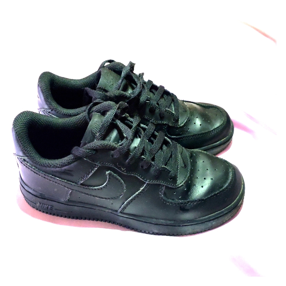 Nike little girls tennis shoes